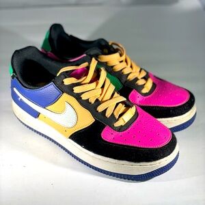 RARE PAIR! Gently Used Women's Nike Air Force 1 (Price🔒Locked)